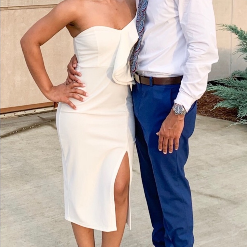 White Dress worn once! No damage...